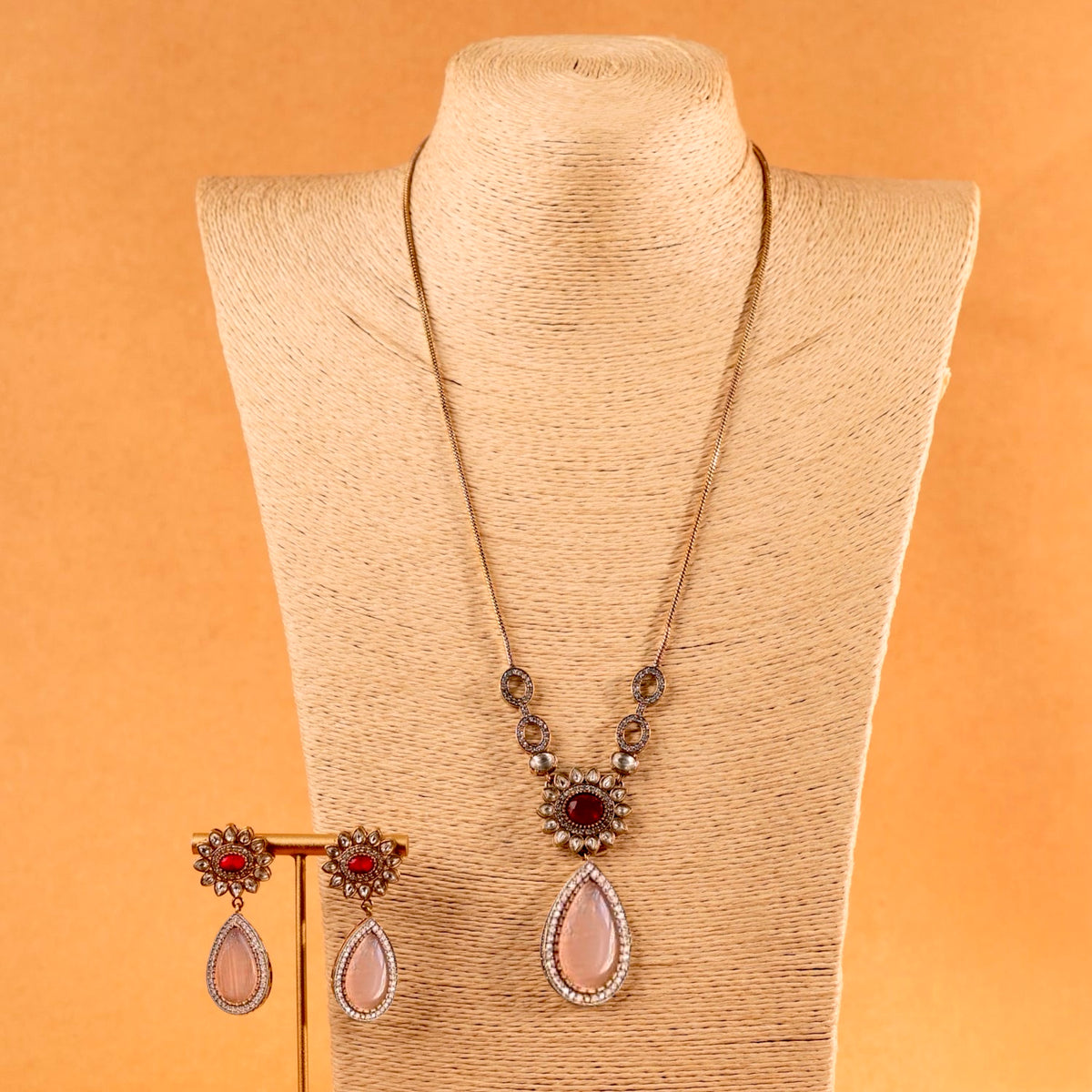 MITTARA SEMI HANDMADE MONALISA STONES NECKPIECE/NECKLACE EARRINGS NL317