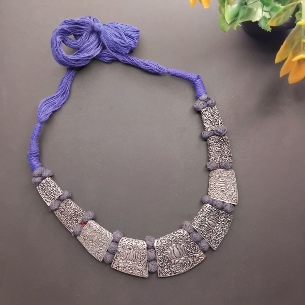 VARSHA BLACK POLISH WITH BLACK THREAD MALA/ NECKPIECE  ML210