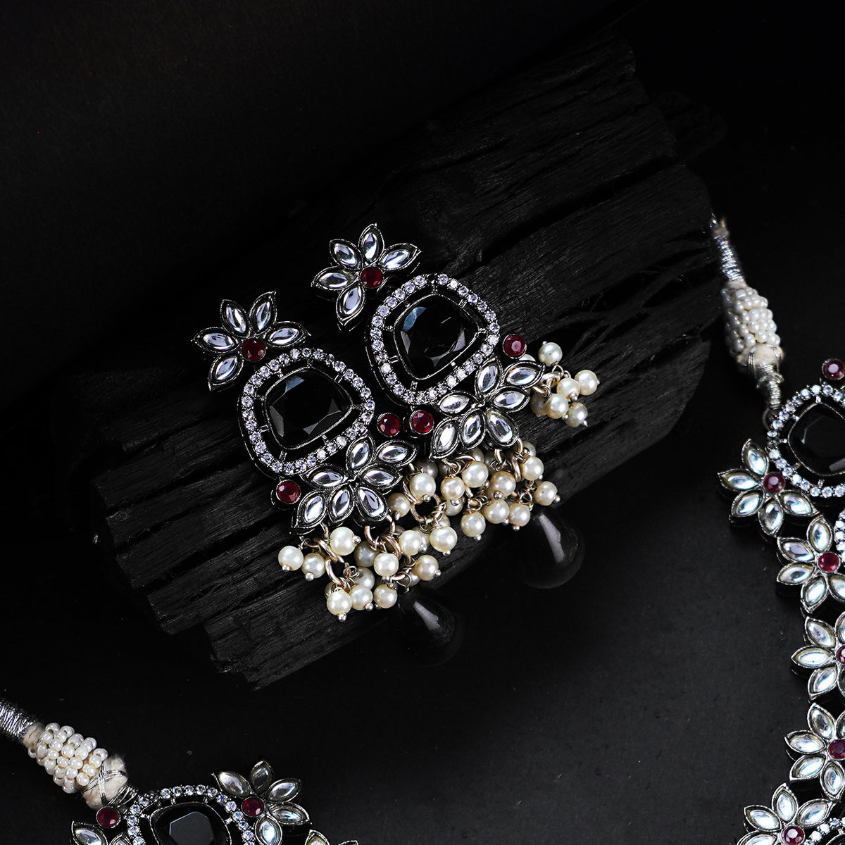 MONALISA STONE SPLENDOUR VICTORIAN SEMI HANDMADE BRIDAL NECKLACE NL105