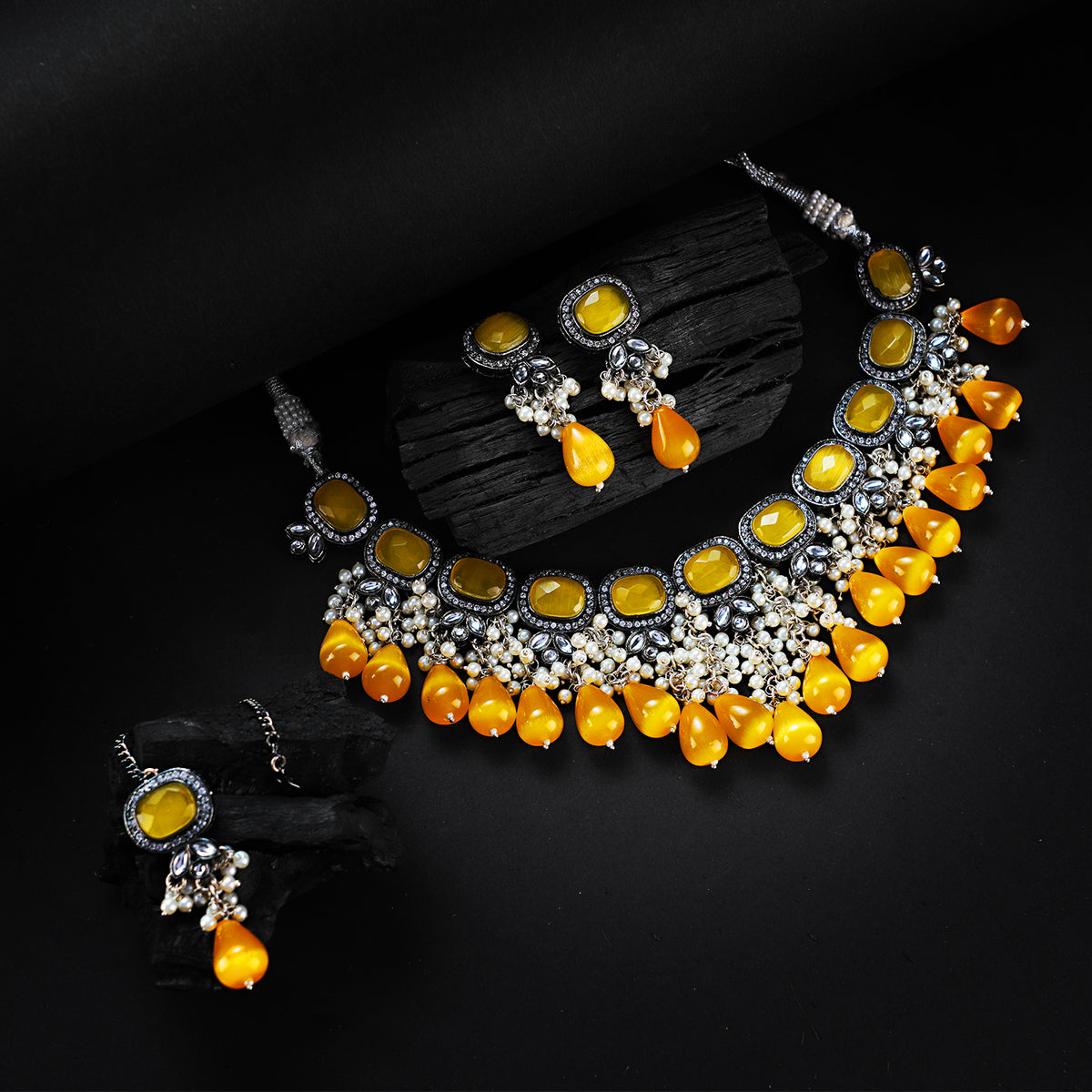 MONITA VICTORIAN SEMI HANDMADE BRIDAL NECKLACE NL106