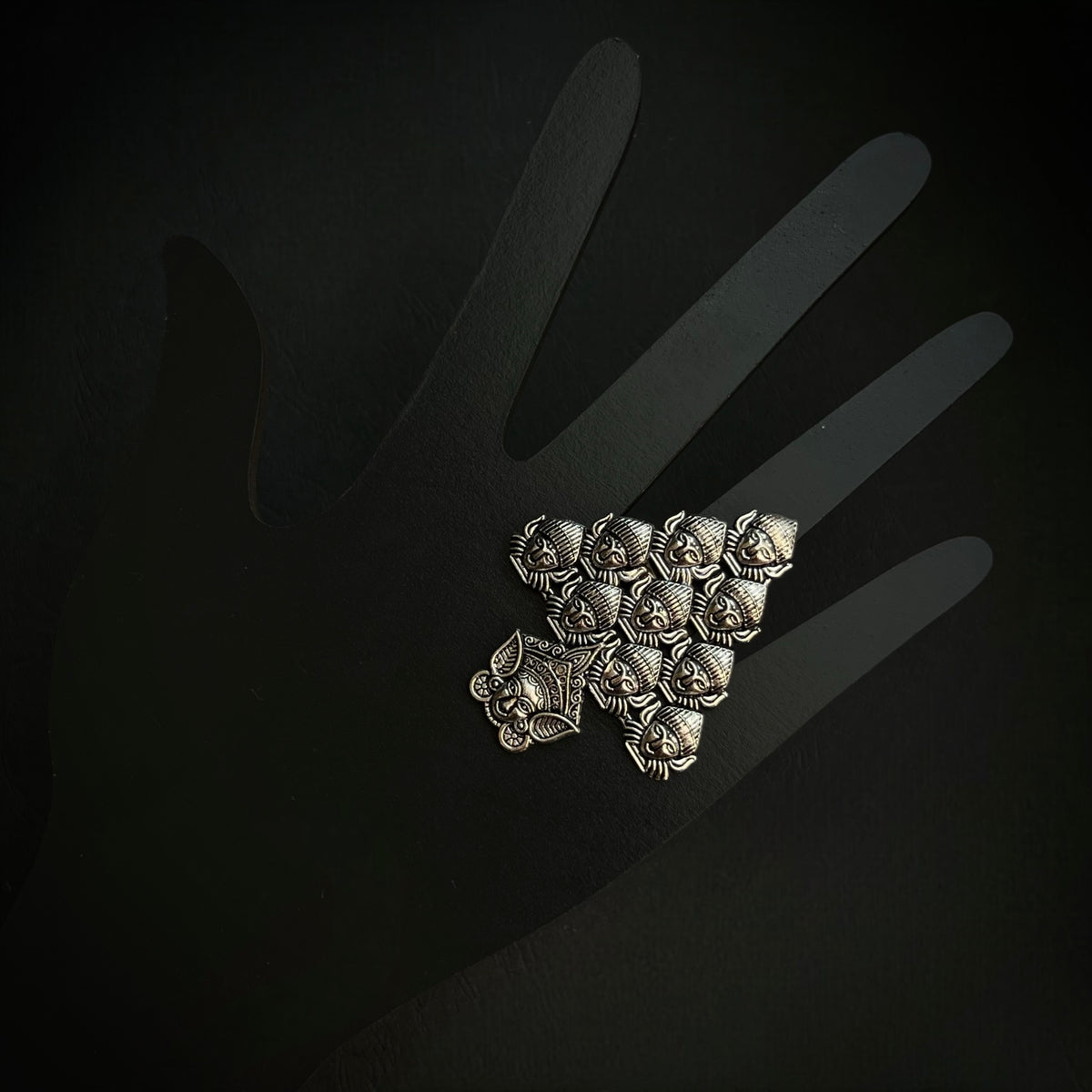 AARIKA OXIDIZED MULTI FINGER RING R24