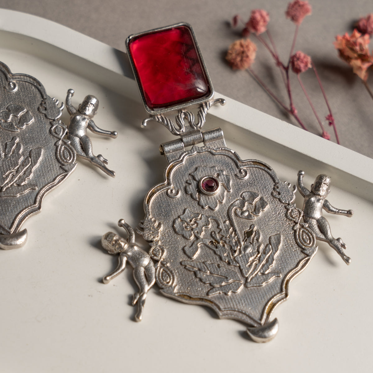 DEEPALI FAUX SILVER ANTIQUE SEMI HANDMADE MONALISA STONE EARRINGS ER754