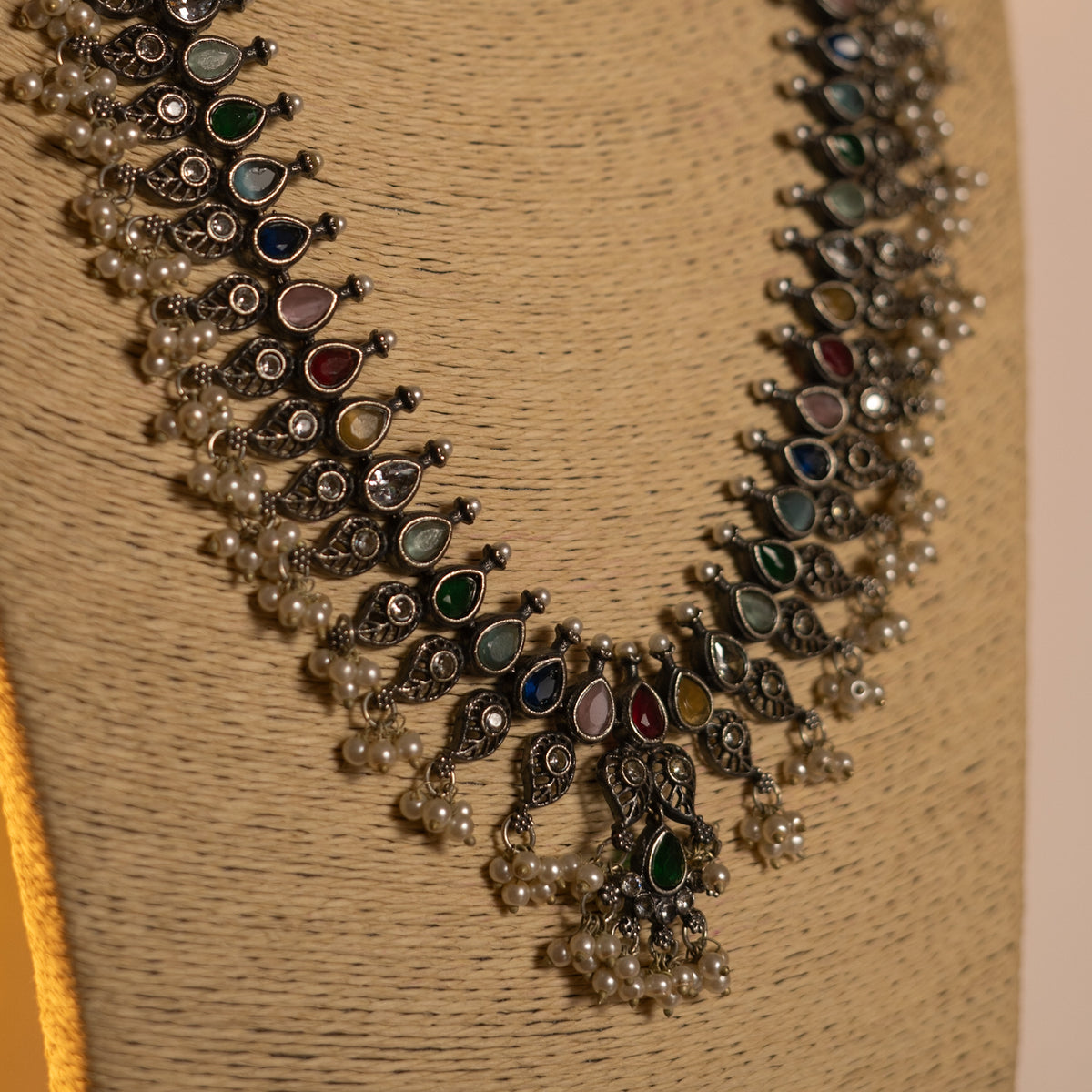 NIRA SILVER LOOK ALIKE CLASSIC ANTIQUE MALA WITH EARRINGS ML18