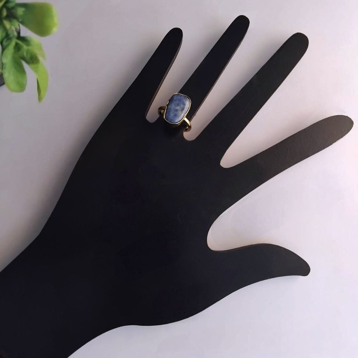 RESHU PREMIUM HANDMADE NATURAL STONES GOLD POLISH RING R98