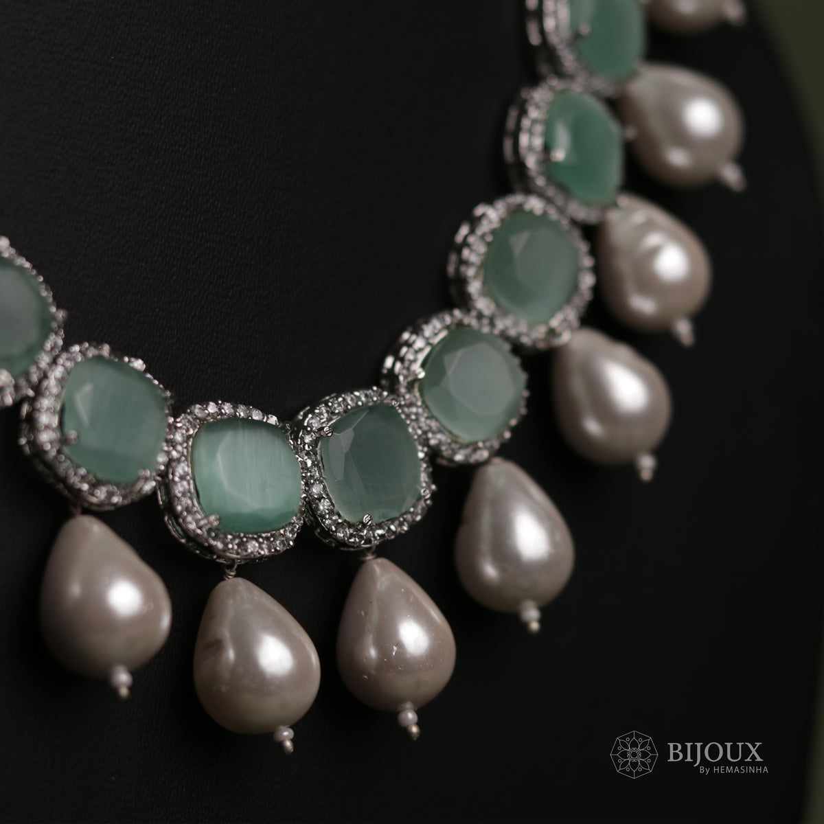 AD STONE SPLENDOUR VICTORIAN SEMI HANDMADE NECKLACE NL42