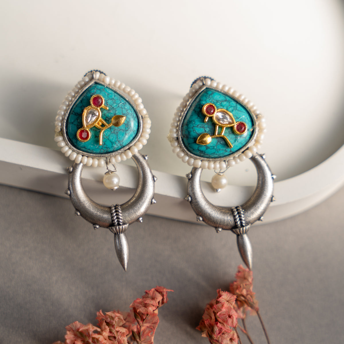 VASHTI FAUX SILVER ANTIQUE SEMI HANDMADE EARRINGS ER782