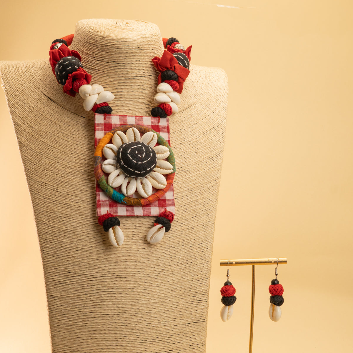 ZARA FABRIC AND BEADS HANDMADE AND HANDSTICHED MALA/ NECKPIECE ML89