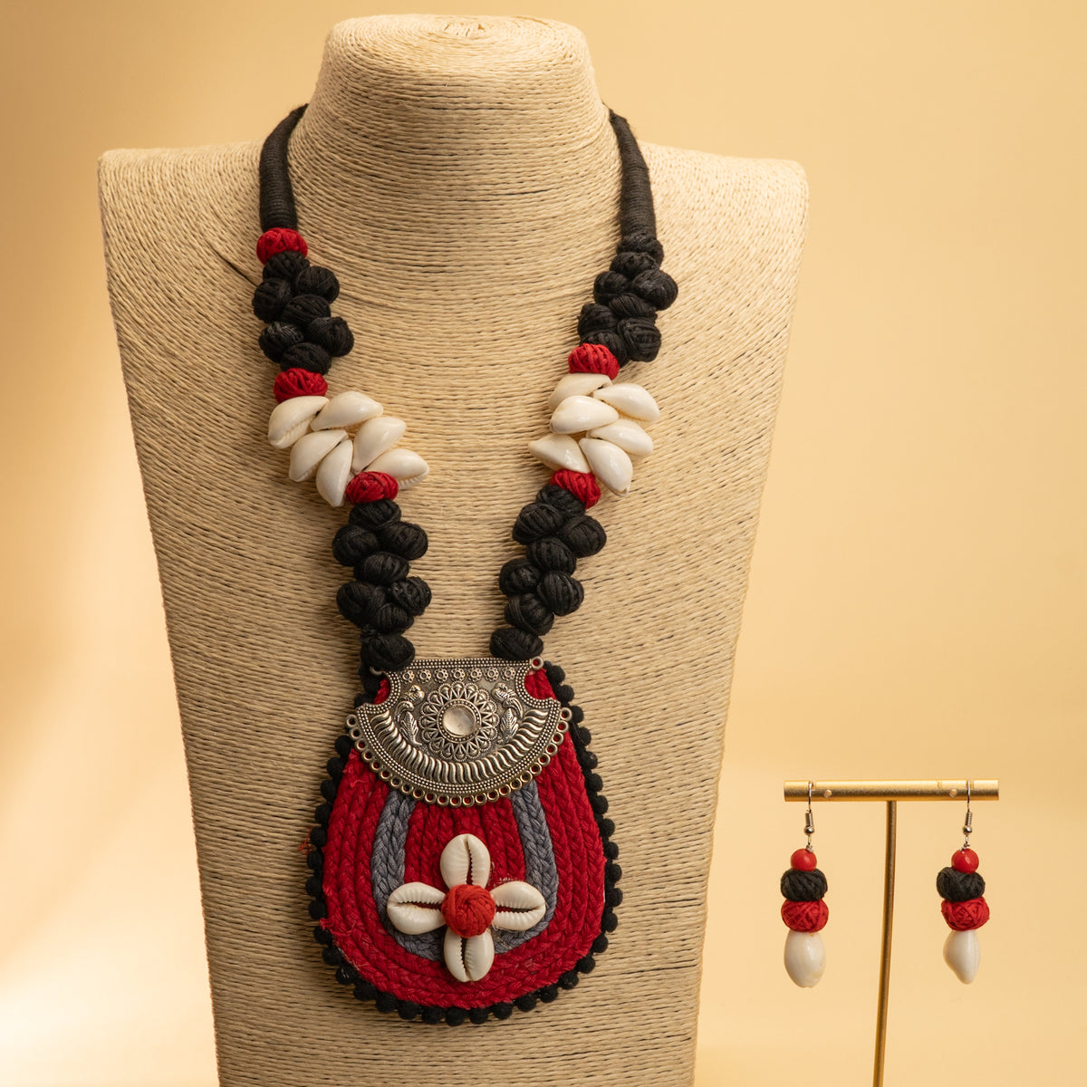 RINA FABRIC AND BEADS HANDMADE AND HANDSTICHED MALA/ NECKPIECE ML85