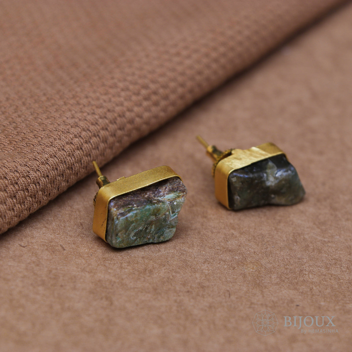 THIYALA RAW STONE ANTIQUE FINISH HANDMADE STUDS ER205