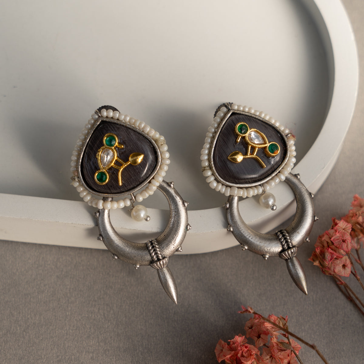 VASHTI FAUX SILVER ANTIQUE SEMI HANDMADE EARRINGS ER782