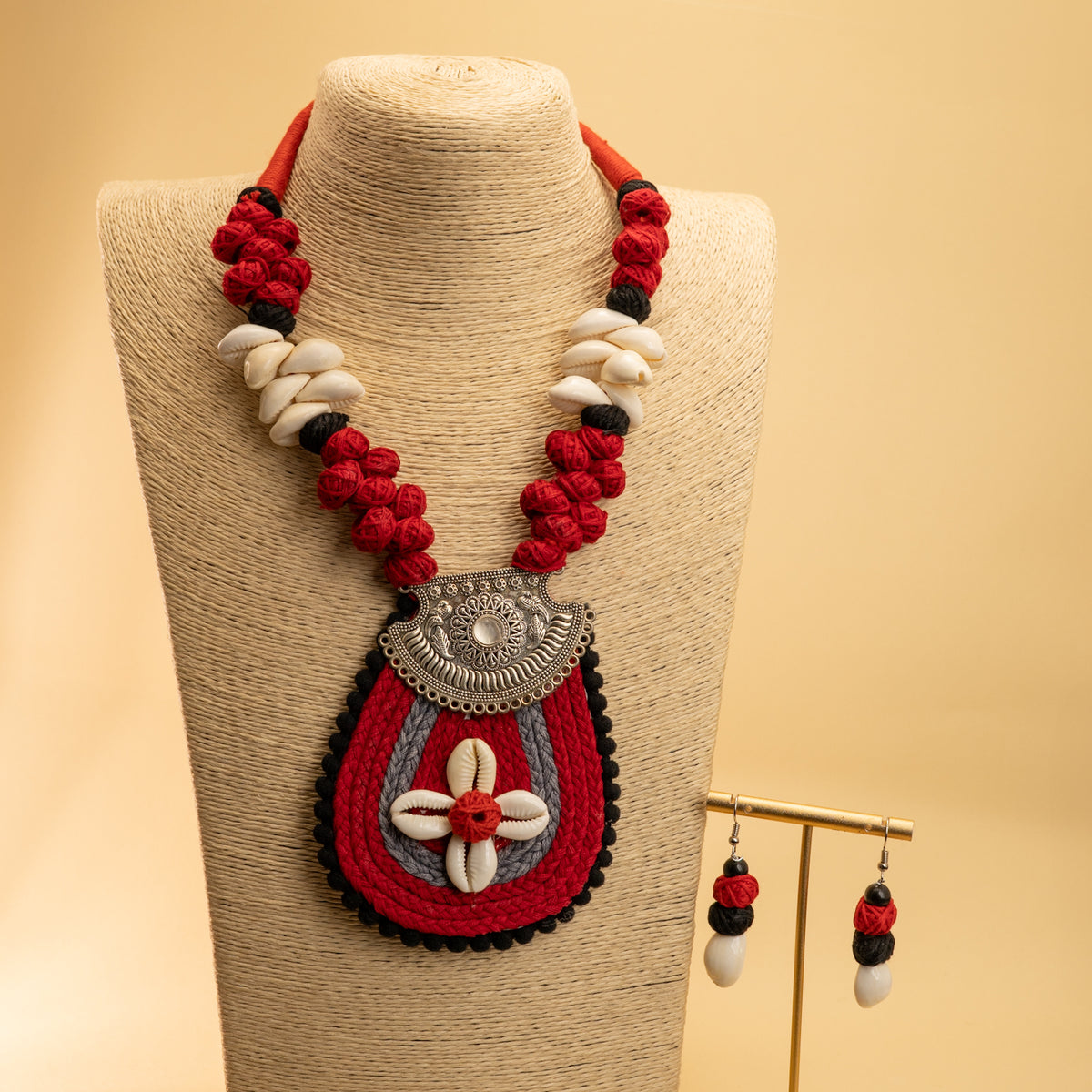 RINA FABRIC AND BEADS HANDMADE AND HANDSTICHED MALA/ NECKPIECE ML85