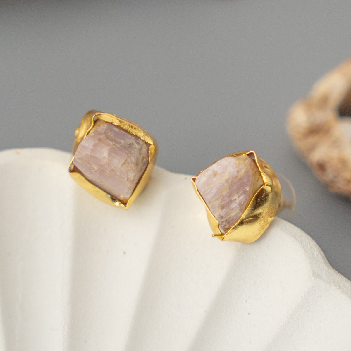 ELLE GOLD PREMIUM NATURAL STONE HANDMADE EARRING/STUD ER931