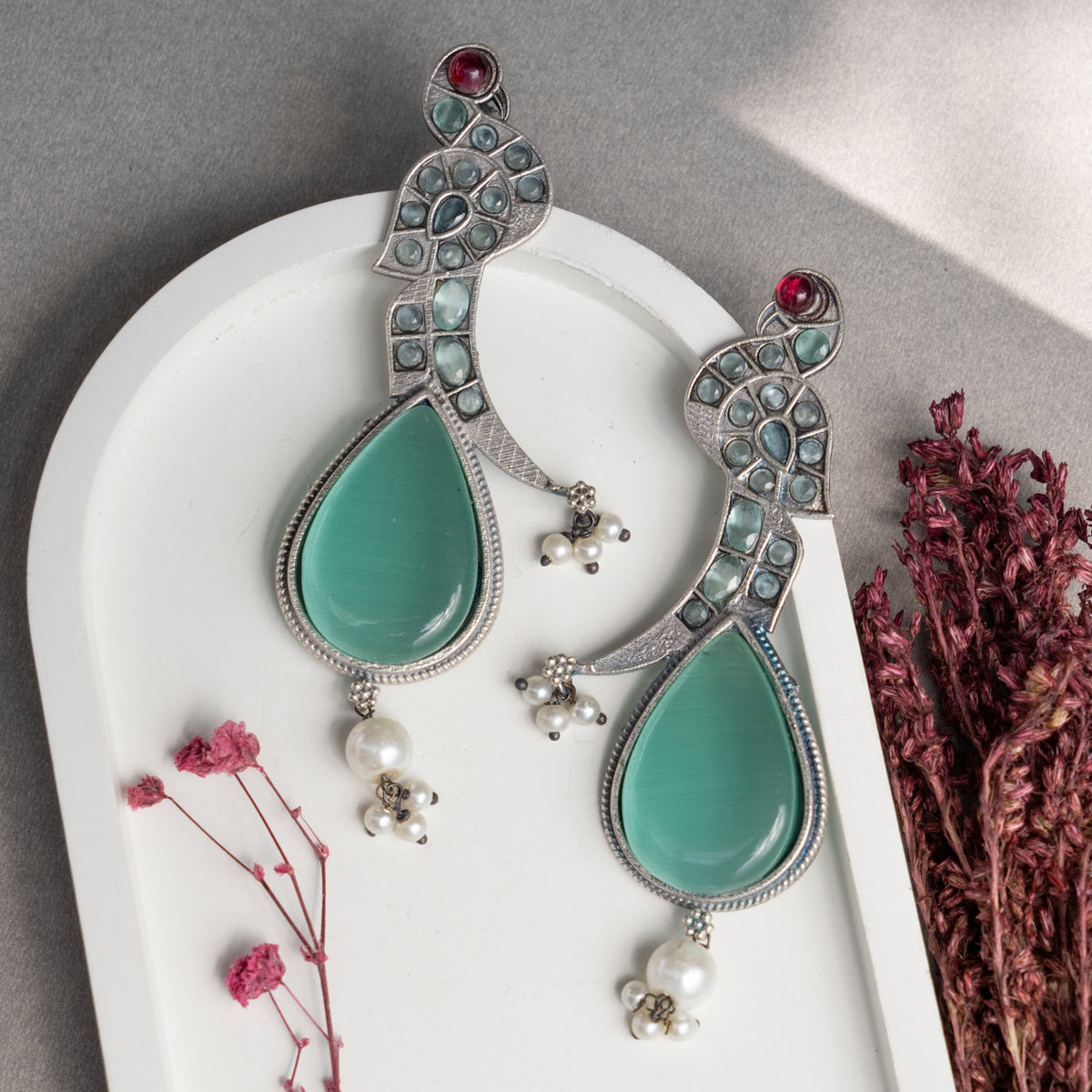 ENA FAUX SILVER  SEMI HANDMADE MONALISA STONE EARRINGS ER764