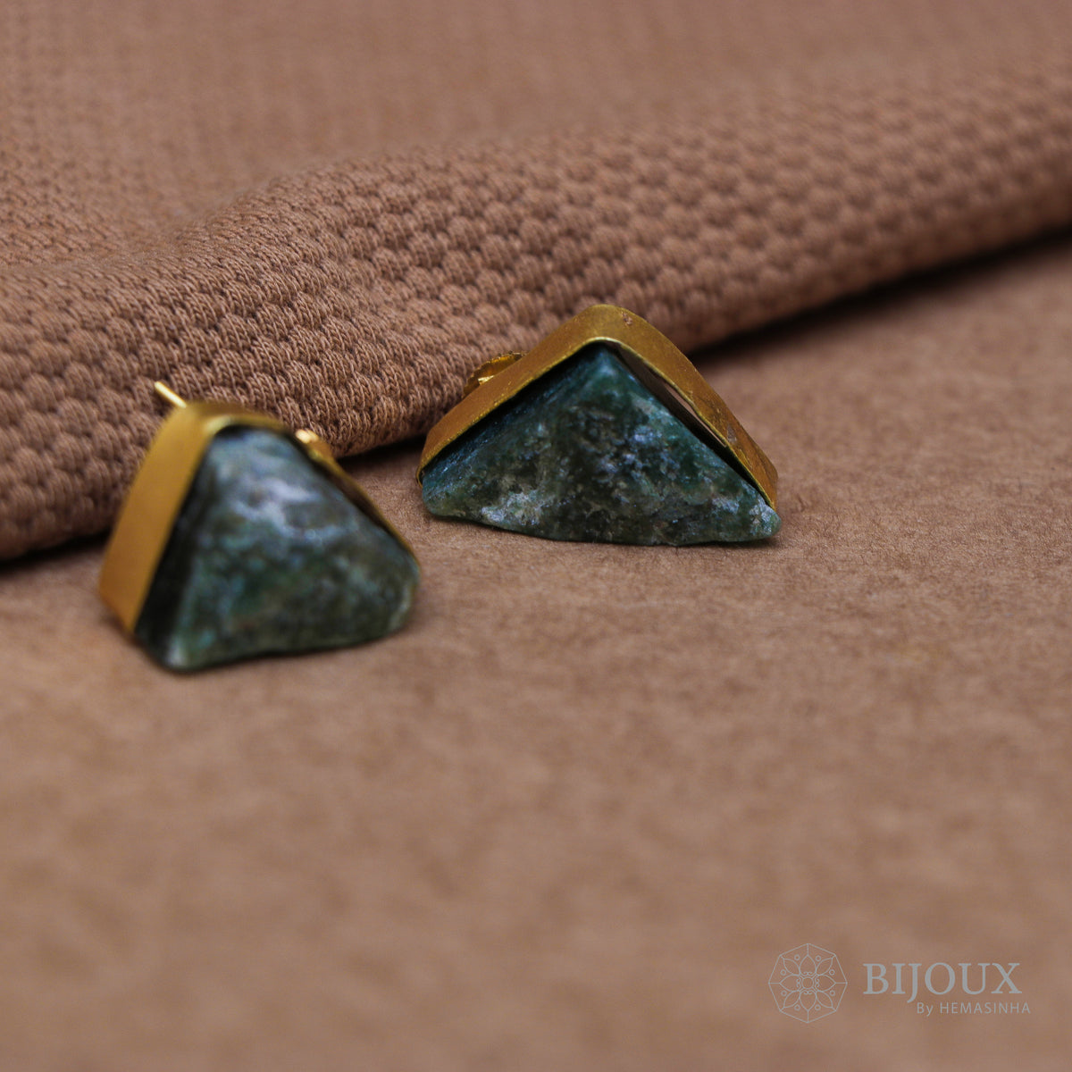 THIYALA RAW STONE ANTIQUE FINISH HANDMADE STUDS ER205