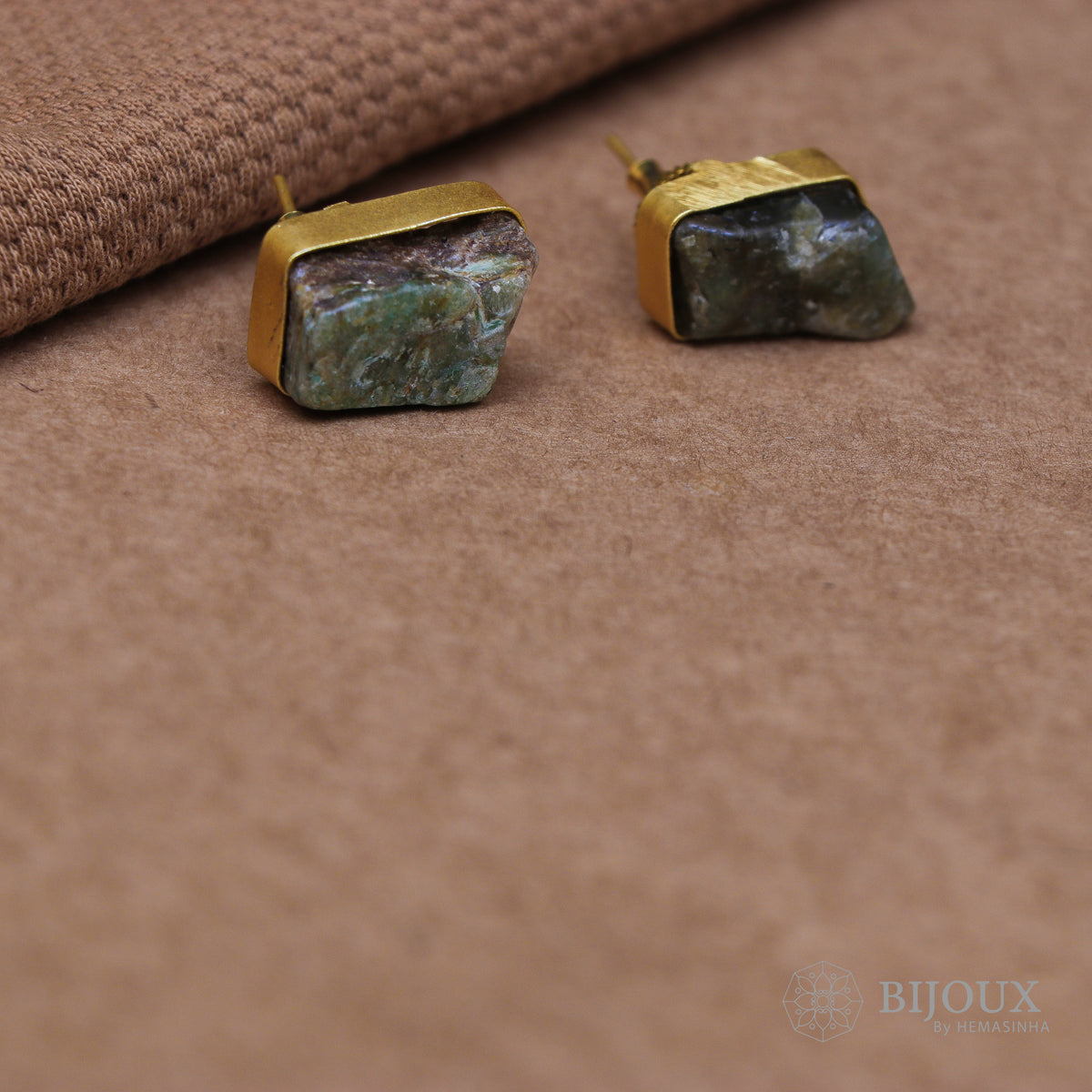 THIYALA RAW STONE ANTIQUE FINISH HANDMADE STUDS ER205