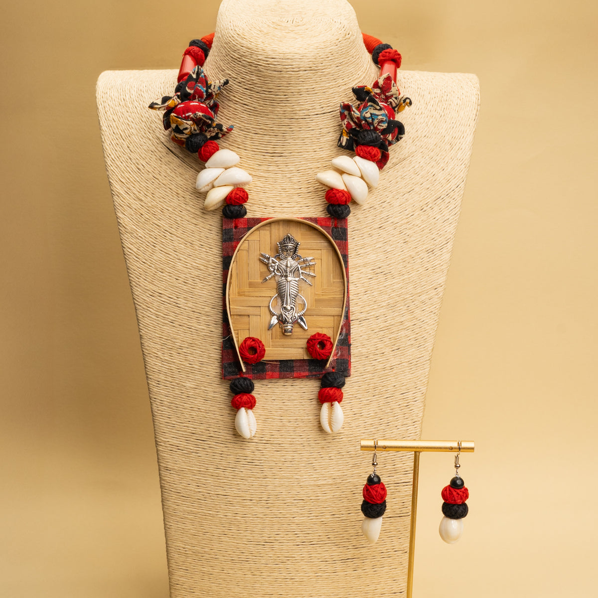 NIMISHA FABRIC AND BEADS HANDMADE AND HANDSTICHED MALA/ NECKPIECE ML90