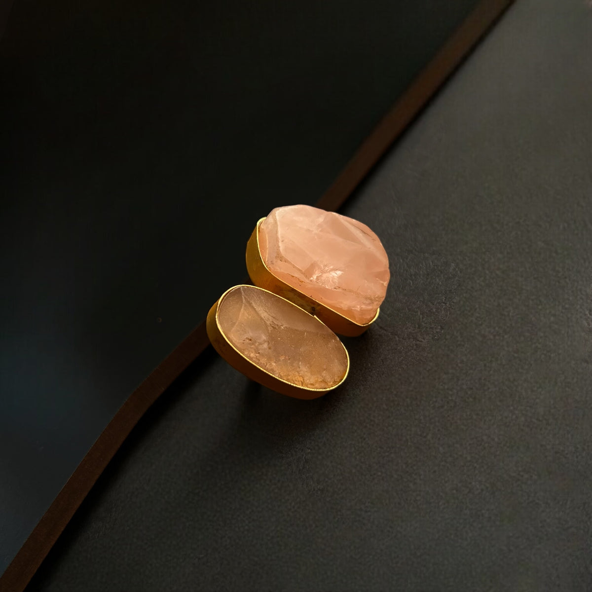 VARDHINI RAW STONE GOLD TONED RING R15