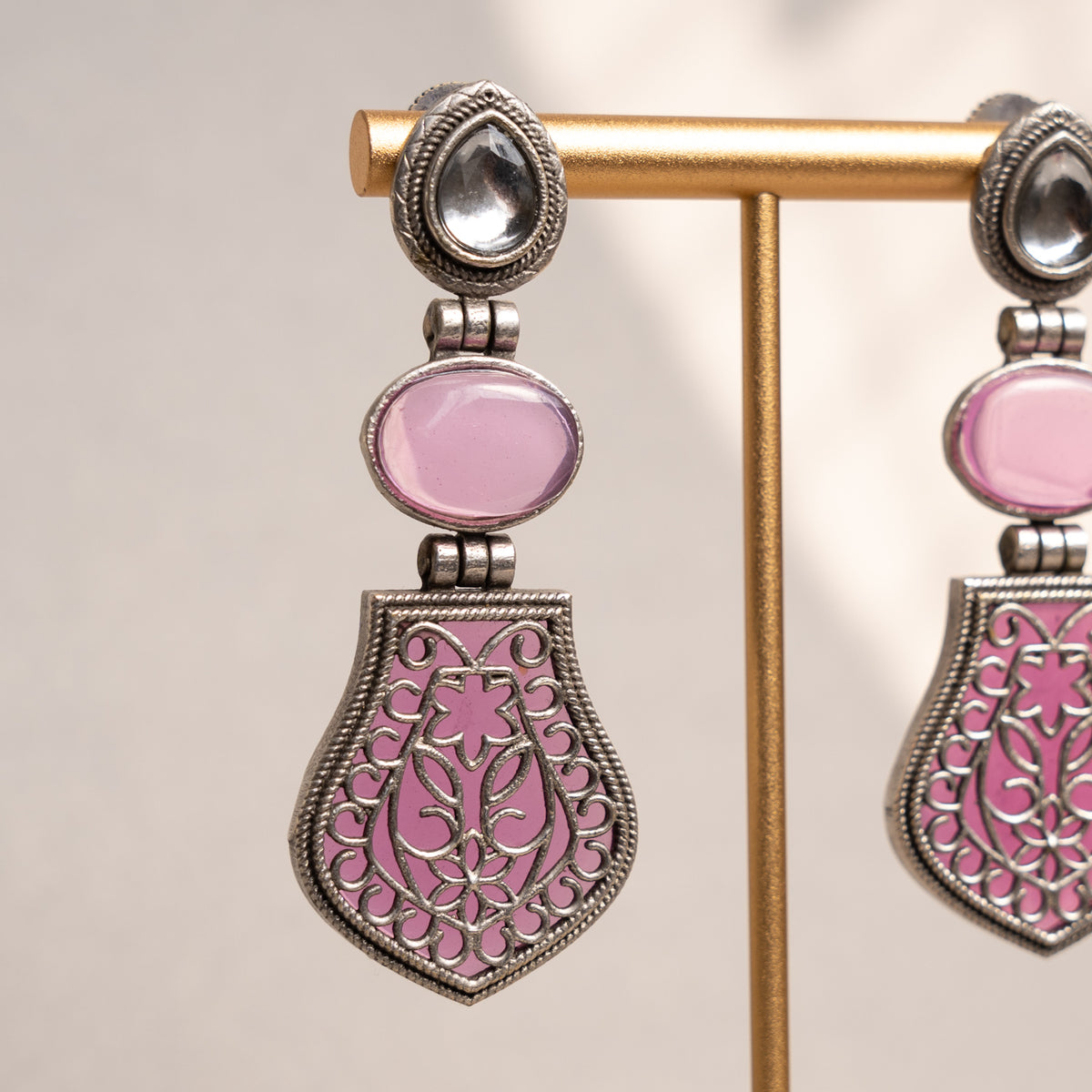 BRONWYN FAUX SILVER ANTIQUE SEMI HANDMADE MONALISA STONE EARRINGS ER775