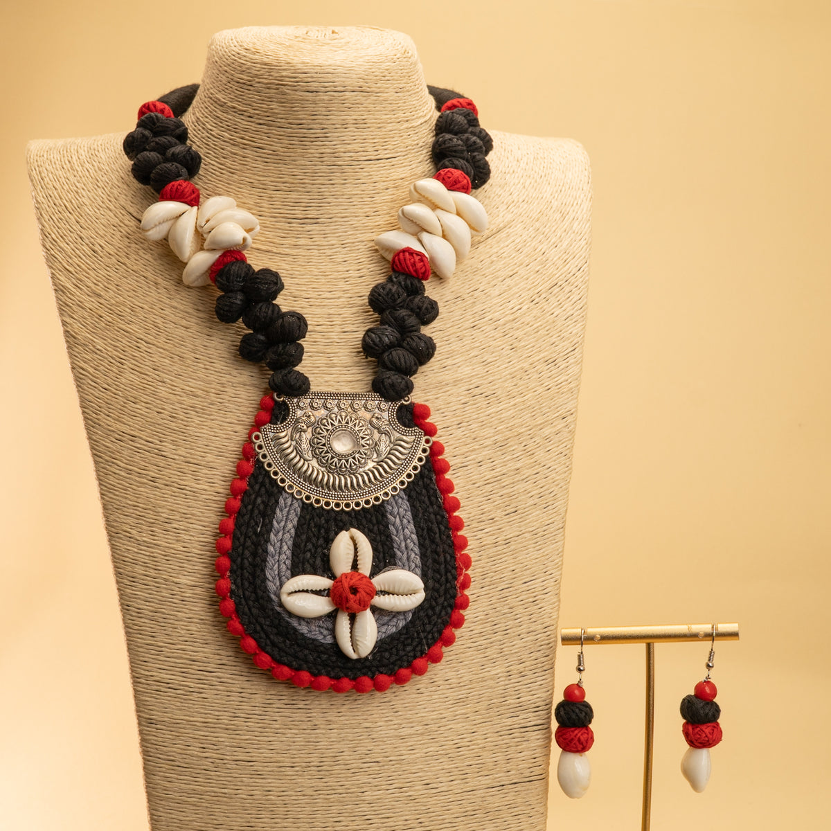 RINA FABRIC AND BEADS HANDMADE AND HANDSTICHED MALA/ NECKPIECE ML85