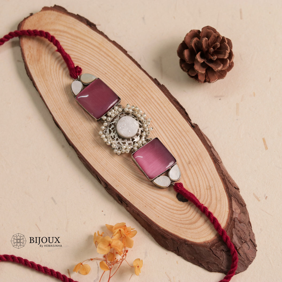 NARI BIJOUX PREMIUM AND EXCLUSIVE MOP SHELL HANDMADE SUGAR STONE AND MONALISA CHOKER CH411
