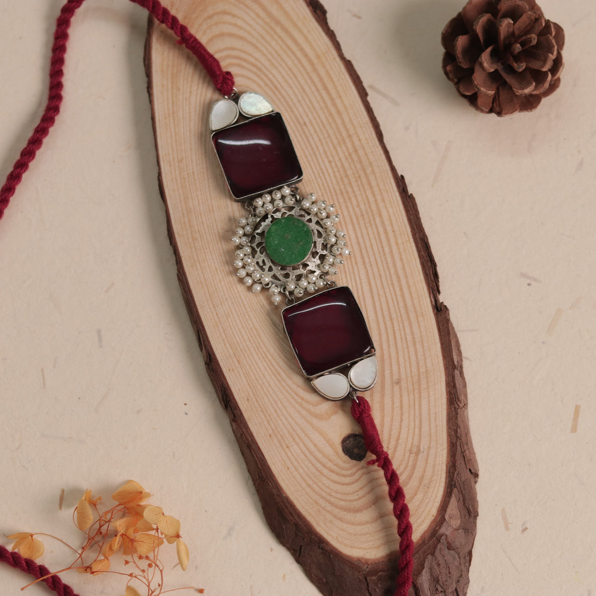 NARI BIJOUX PREMIUM AND EXCLUSIVE MOP SHELL HANDMADE SUGAR STONE AND MONALISA CHOKER CH411