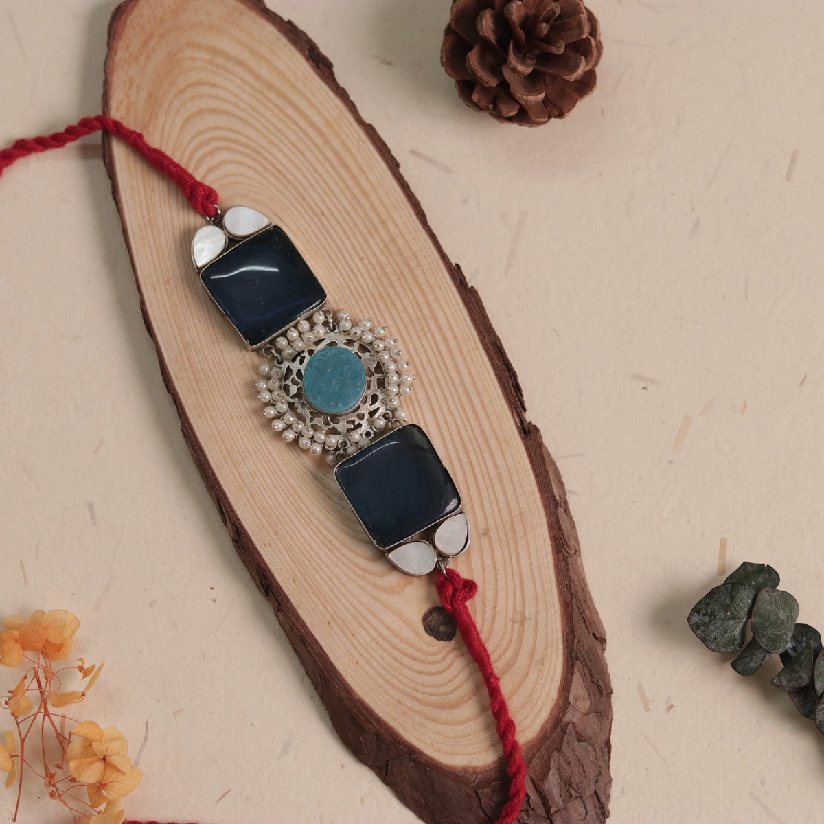 NARI BIJOUX PREMIUM AND EXCLUSIVE MOP SHELL HANDMADE SUGAR STONE AND MONALISA CHOKER CH411