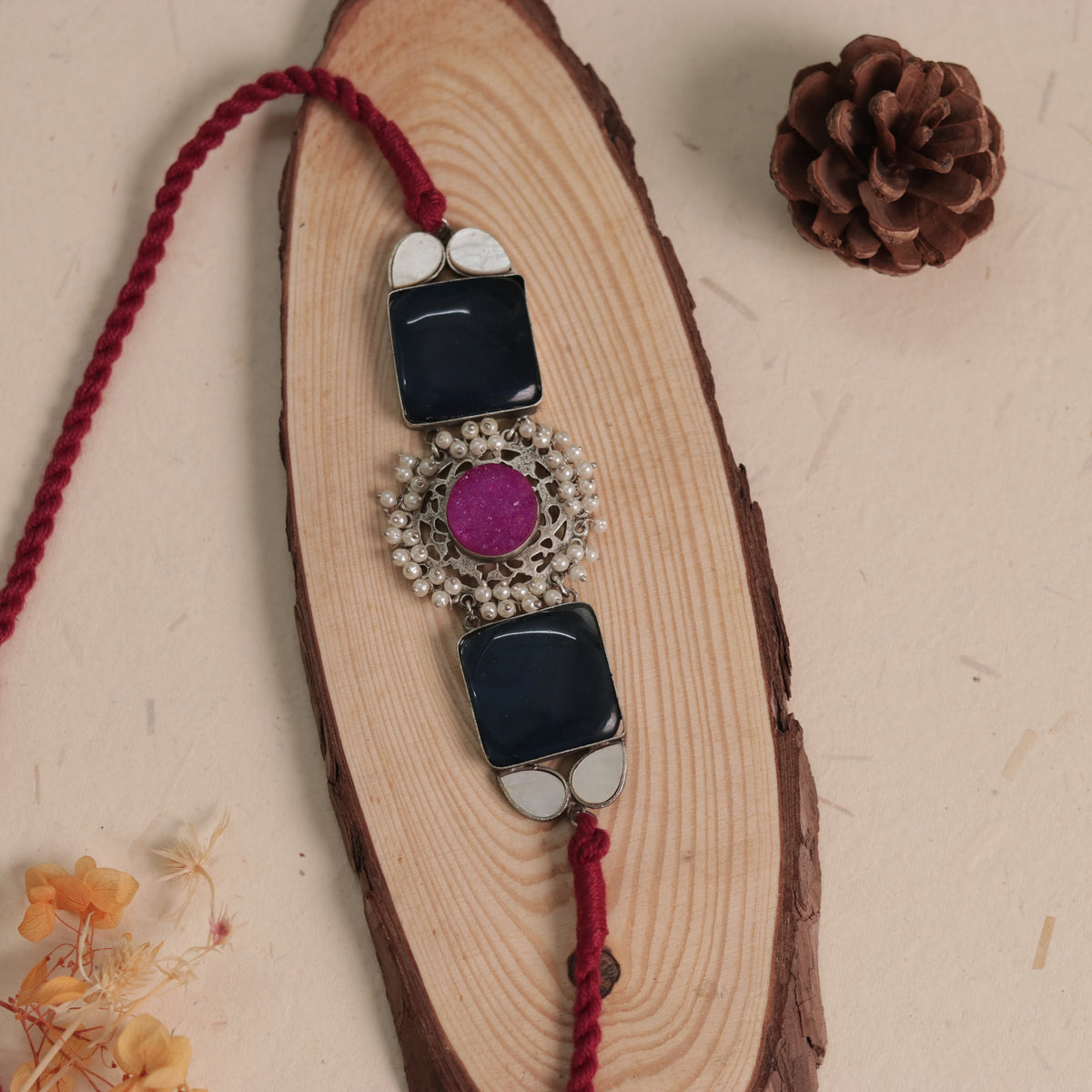 NARI BIJOUX PREMIUM AND EXCLUSIVE MOP SHELL HANDMADE SUGAR STONE AND MONALISA CHOKER CH411