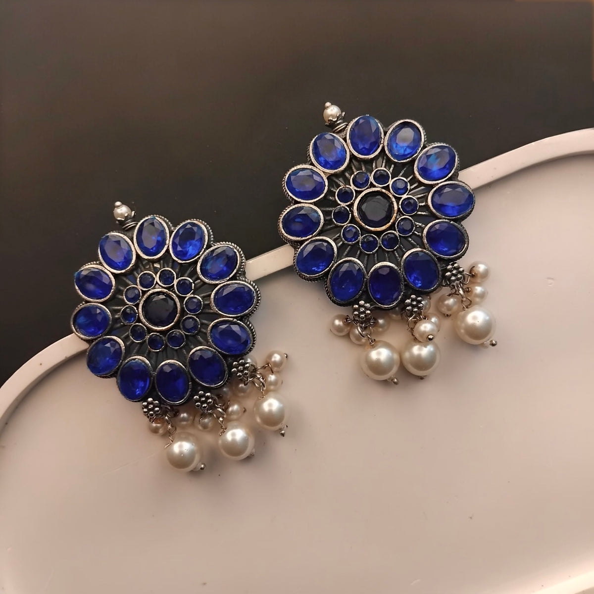 REESE SILVER LOOK ALIKE SEMI HANDMADE CHOKER/NECKPIECE CH406