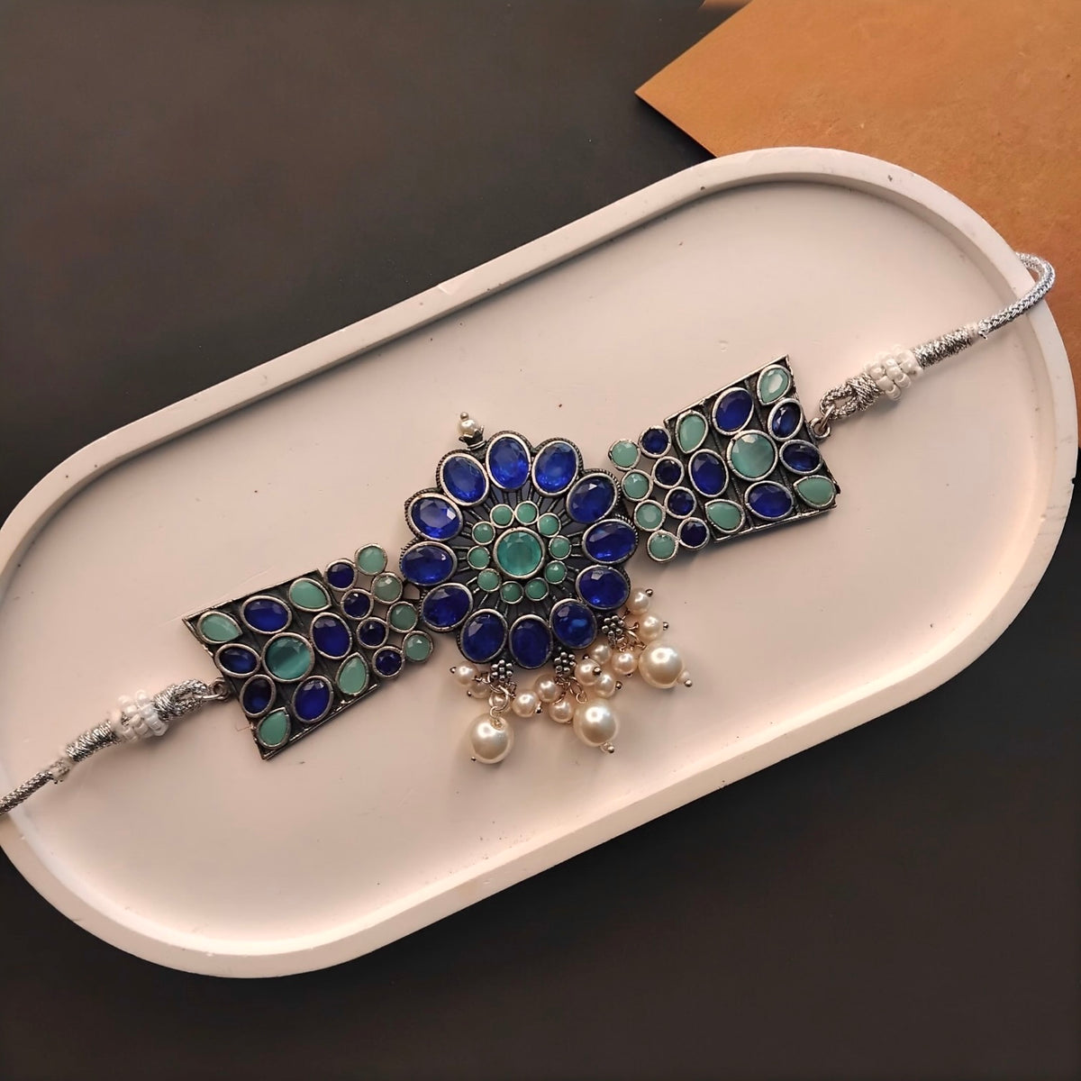 REESE SILVER LOOK ALIKE SEMI HANDMADE CHOKER/NECKPIECE CH406