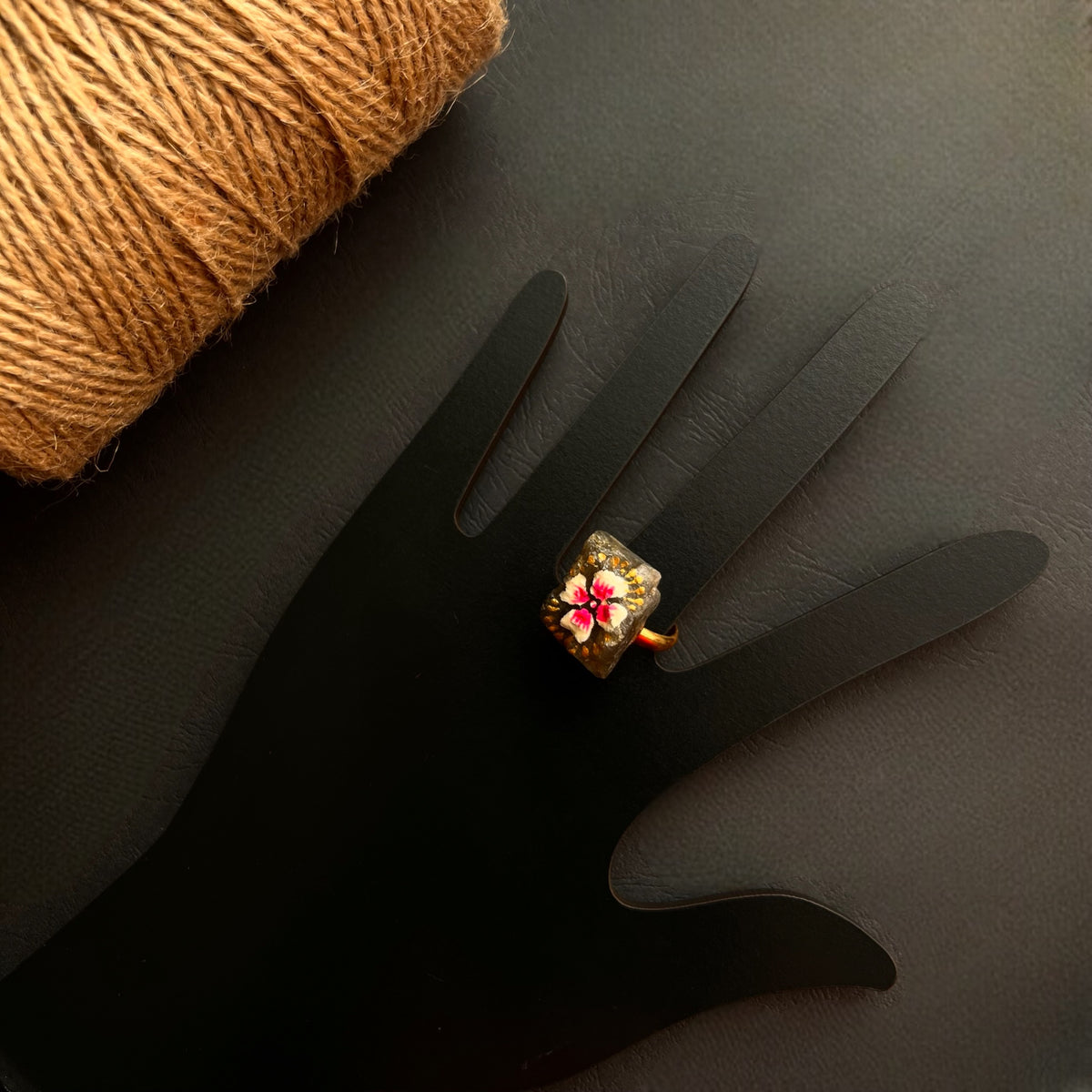 SRINAYS RAW STONE HANDMADE AND HAND  PAINTED GOLD TONED RING R14