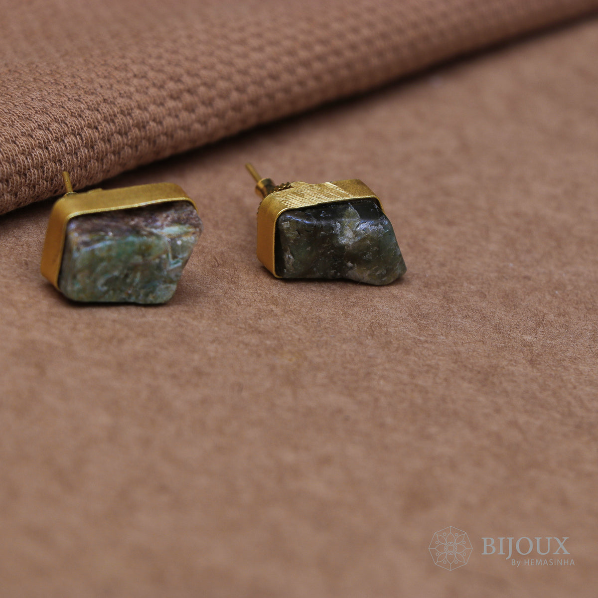 THIYALA RAW STONE ANTIQUE FINISH HANDMADE STUDS ER205