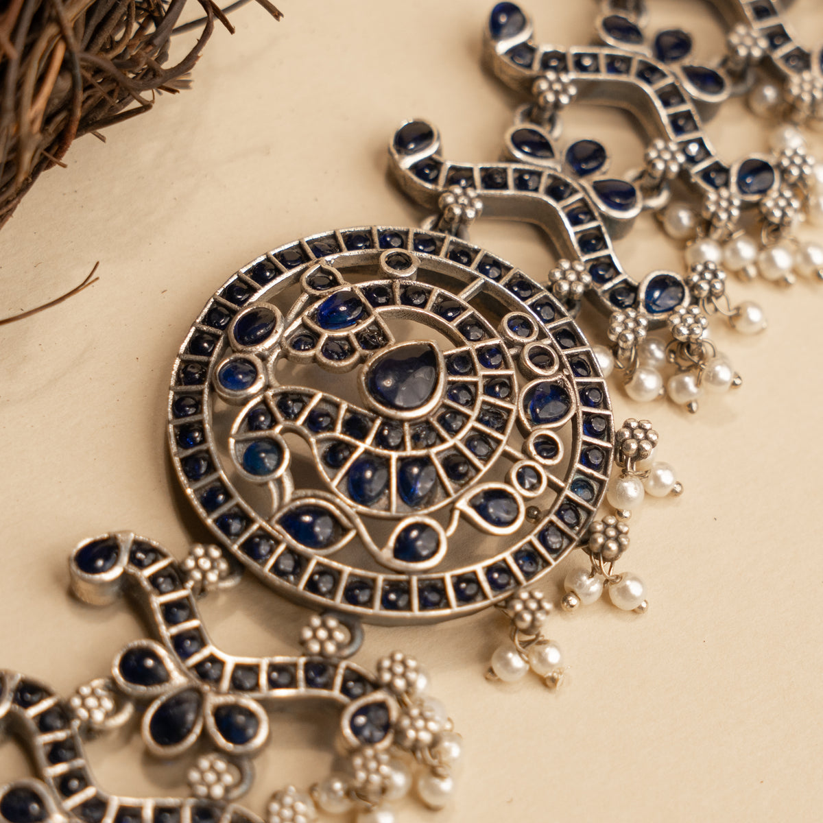 AARNA BIJOUX PREMIUM AND EXCLUSIVE SEMI HANDMADE RUSTIC FINISH CHOKER WITH EARRINGS CH136