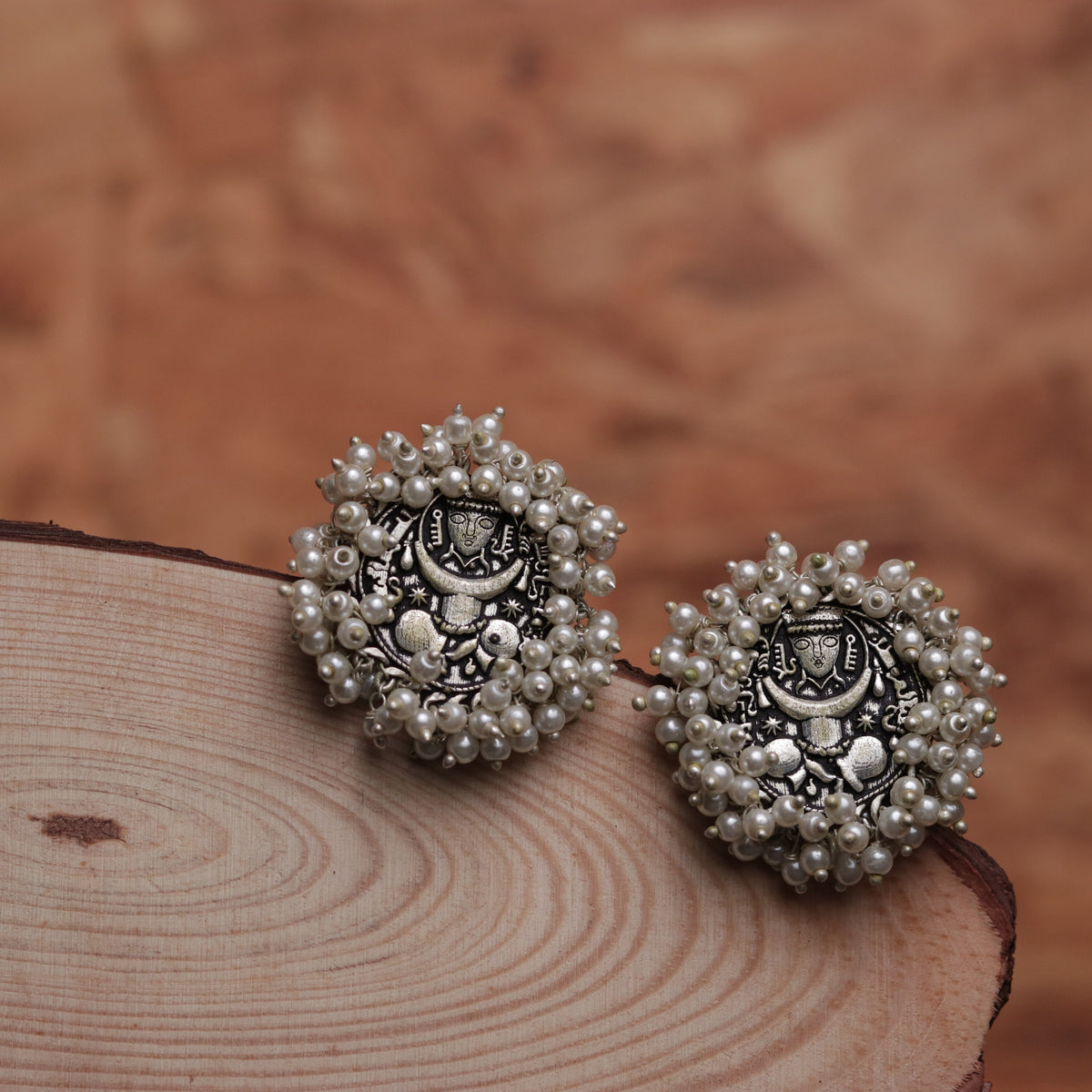 AFRO ANTIQUE CHARISMA OXIDIZED STUDS ER44