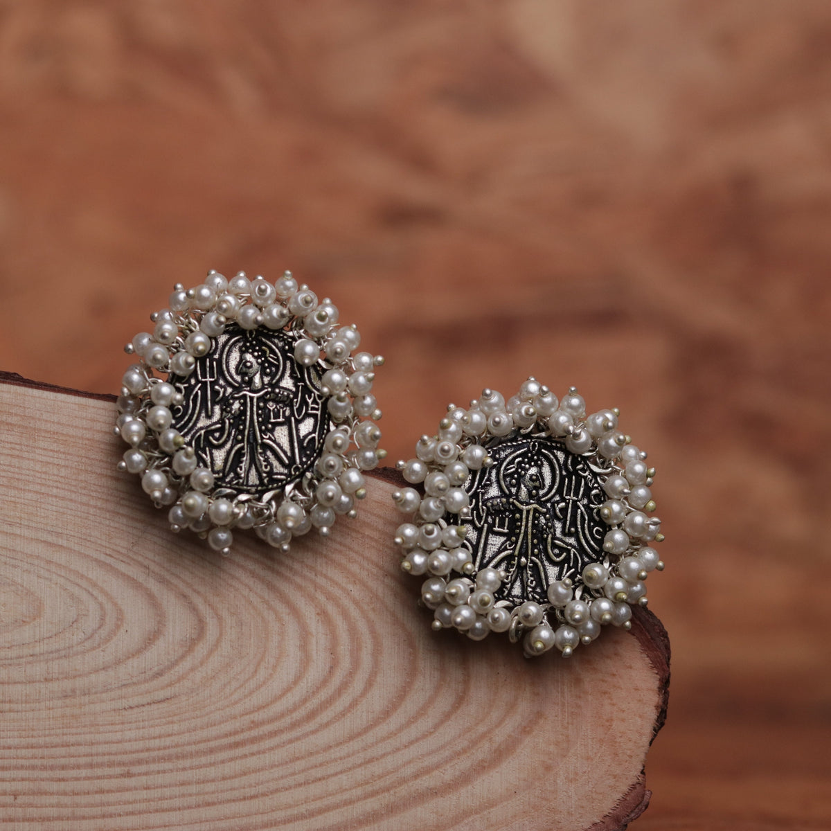 AFRO ANTIQUE CHARISMA OXIDIZED STUDS ER44