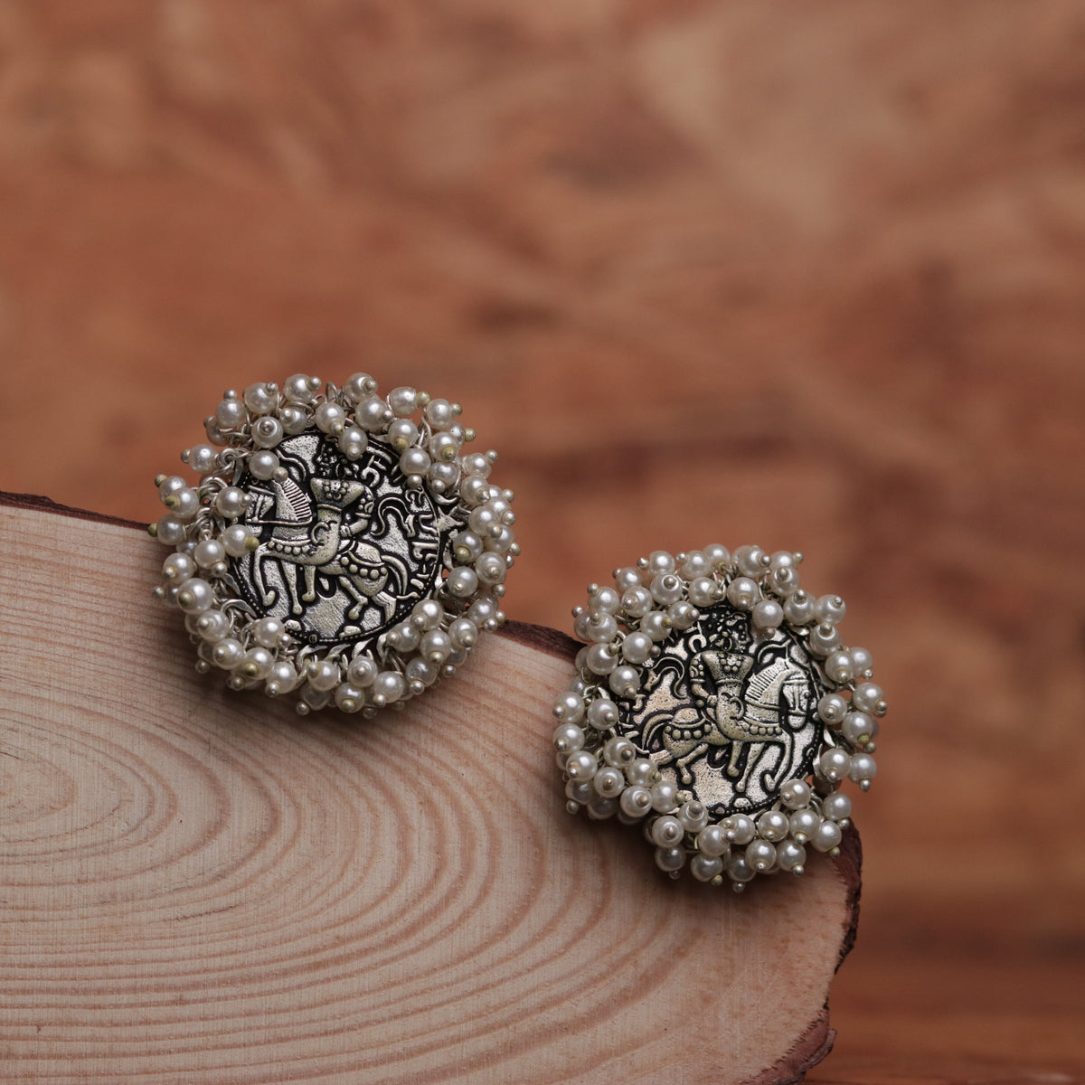 AFRO ANTIQUE CHARISMA OXIDIZED STUDS ER44