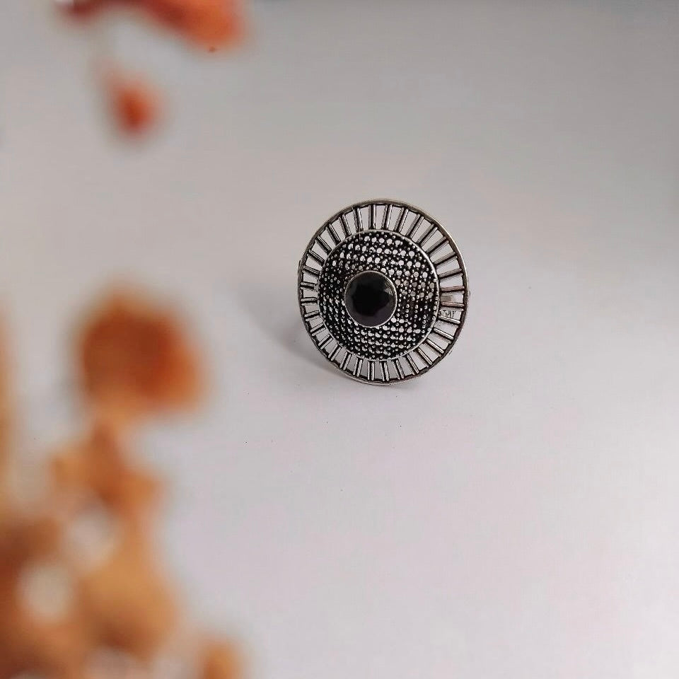 RIVONA OXIDIZED FINISH STONE RING R90