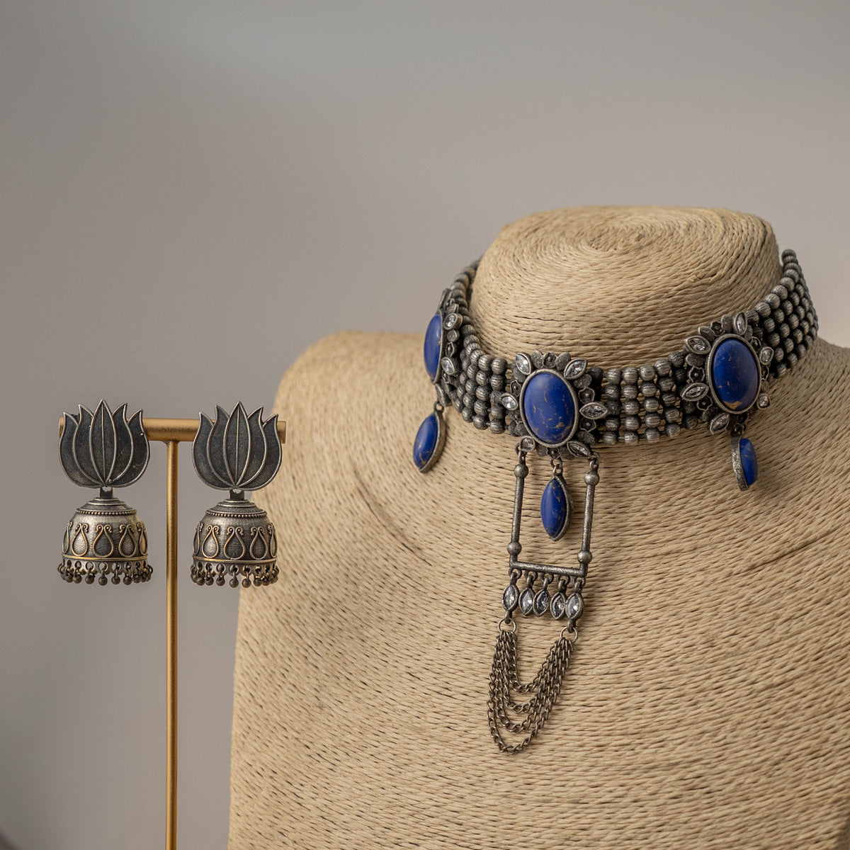 MIIRANA SEMI HANDMADE NATURAL STONE ANTIQUE NECKPIECE/CHOKER WITH STUD CH515