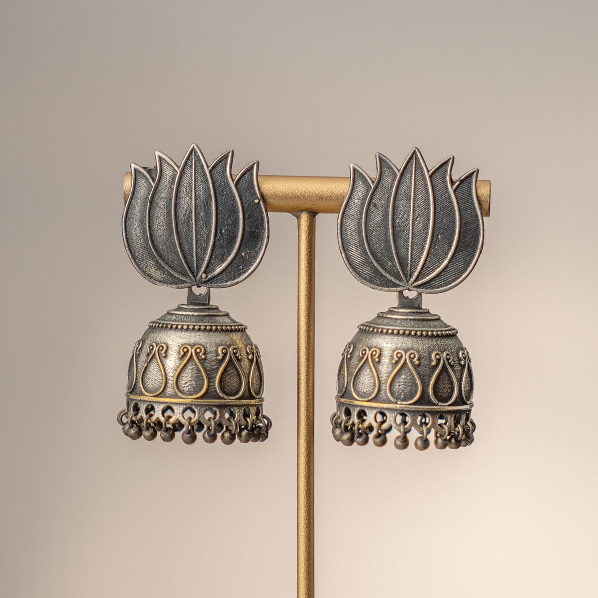 MIIRANA SEMI HANDMADE NATURAL STONE ANTIQUE NECKPIECE/CHOKER WITH STUD CH515