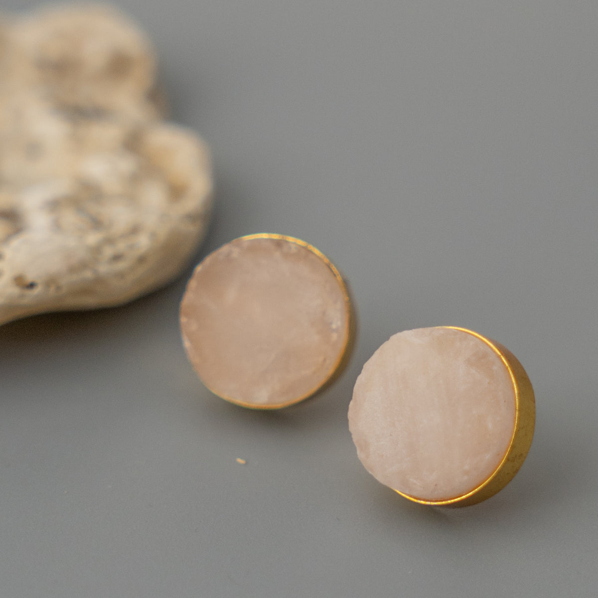 ANVIKA NATURAL STONE WITH GOLD TONED HANDMADE CHOKER CH413