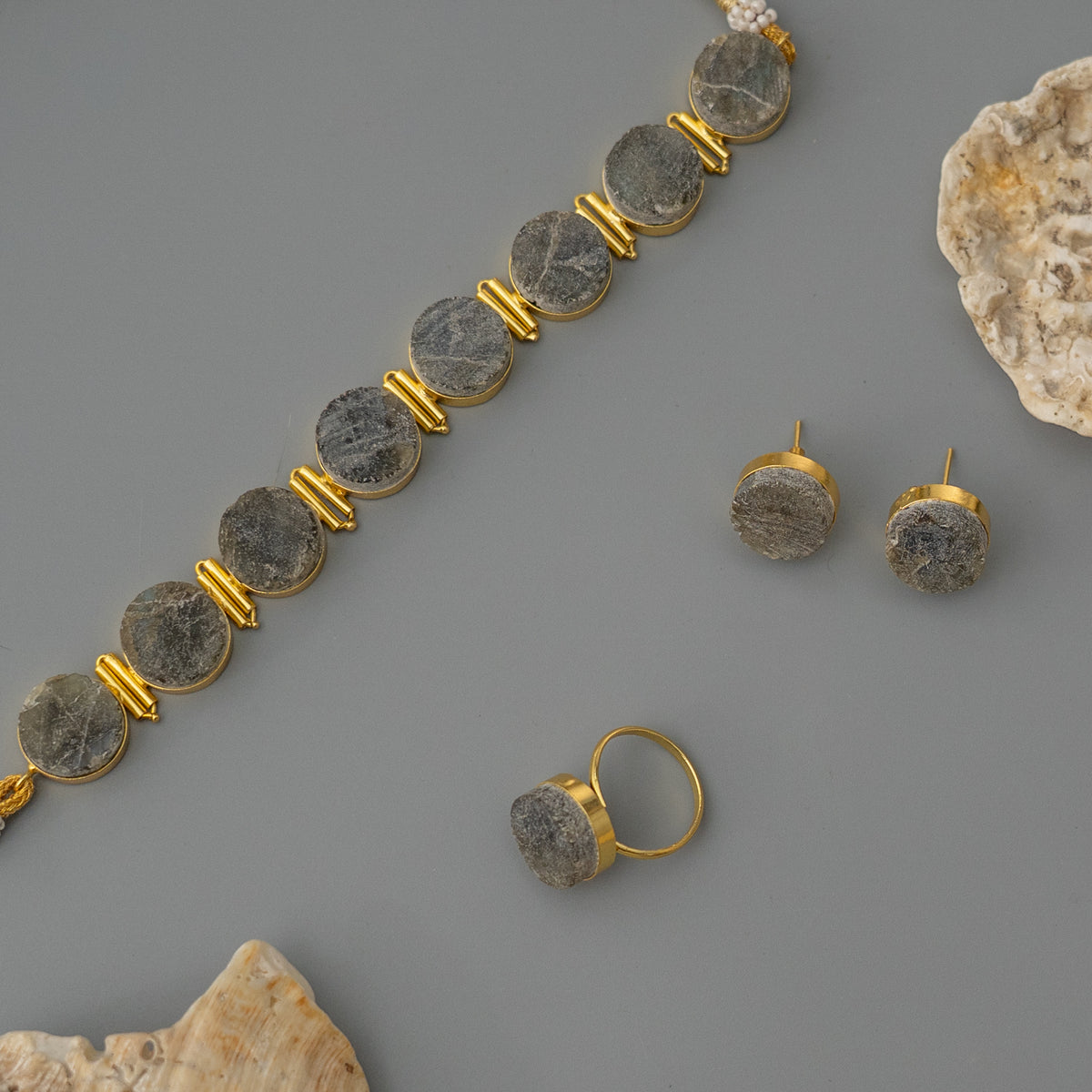 ANVIKA NATURAL STONE WITH GOLD TONED HANDMADE CHOKER CH413