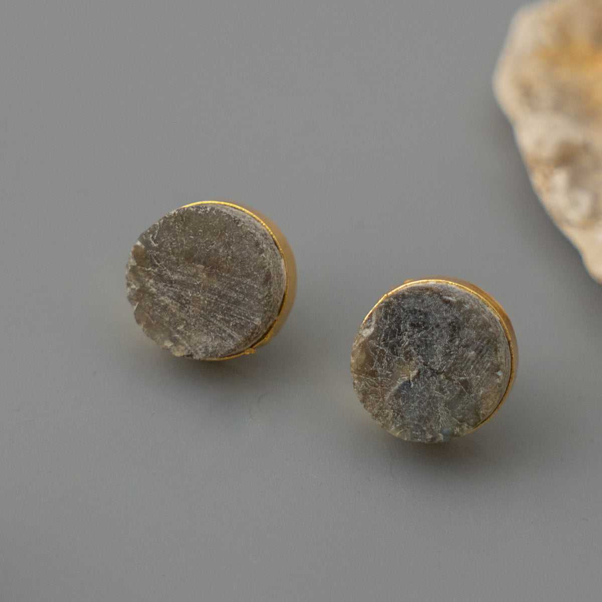 ANVIKA NATURAL STONE WITH GOLD TONED HANDMADE CHOKER CH413