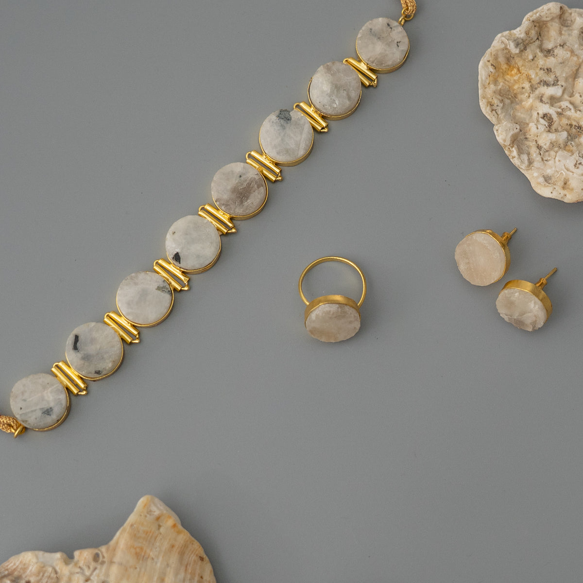 ANVIKA NATURAL STONE WITH GOLD TONED HANDMADE CHOKER CH413