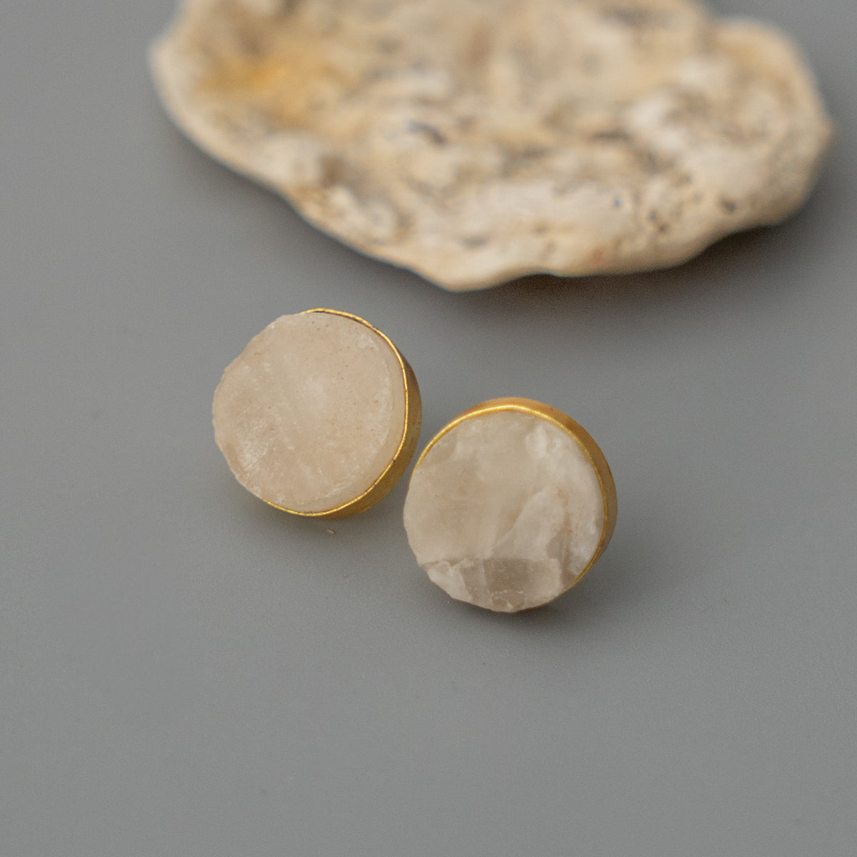 ANVIKA NATURAL STONE WITH GOLD TONED HANDMADE CHOKER CH413