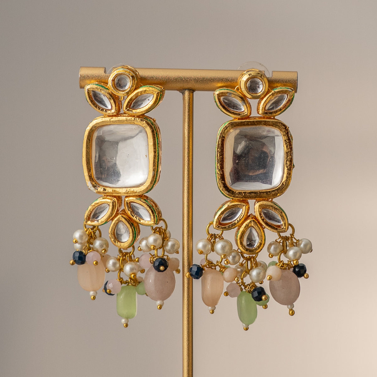 MOI FAUX KUNDAN AND BEADS HANDMADE GOLD TONED CHOKER WITH EARRINGS CH410