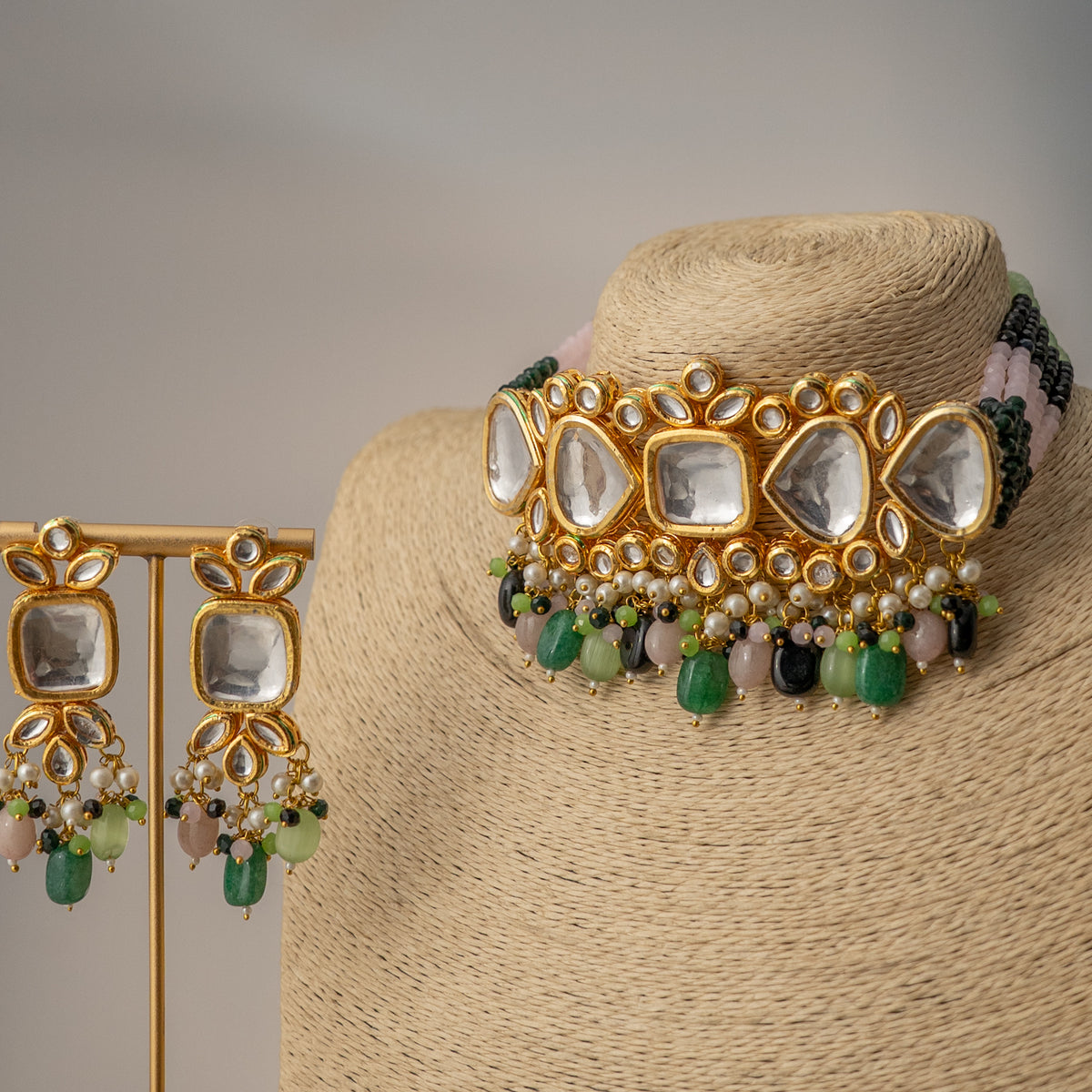 MOI FAUX KUNDAN AND BEADS HANDMADE GOLD TONED CHOKER WITH EARRINGS CH410