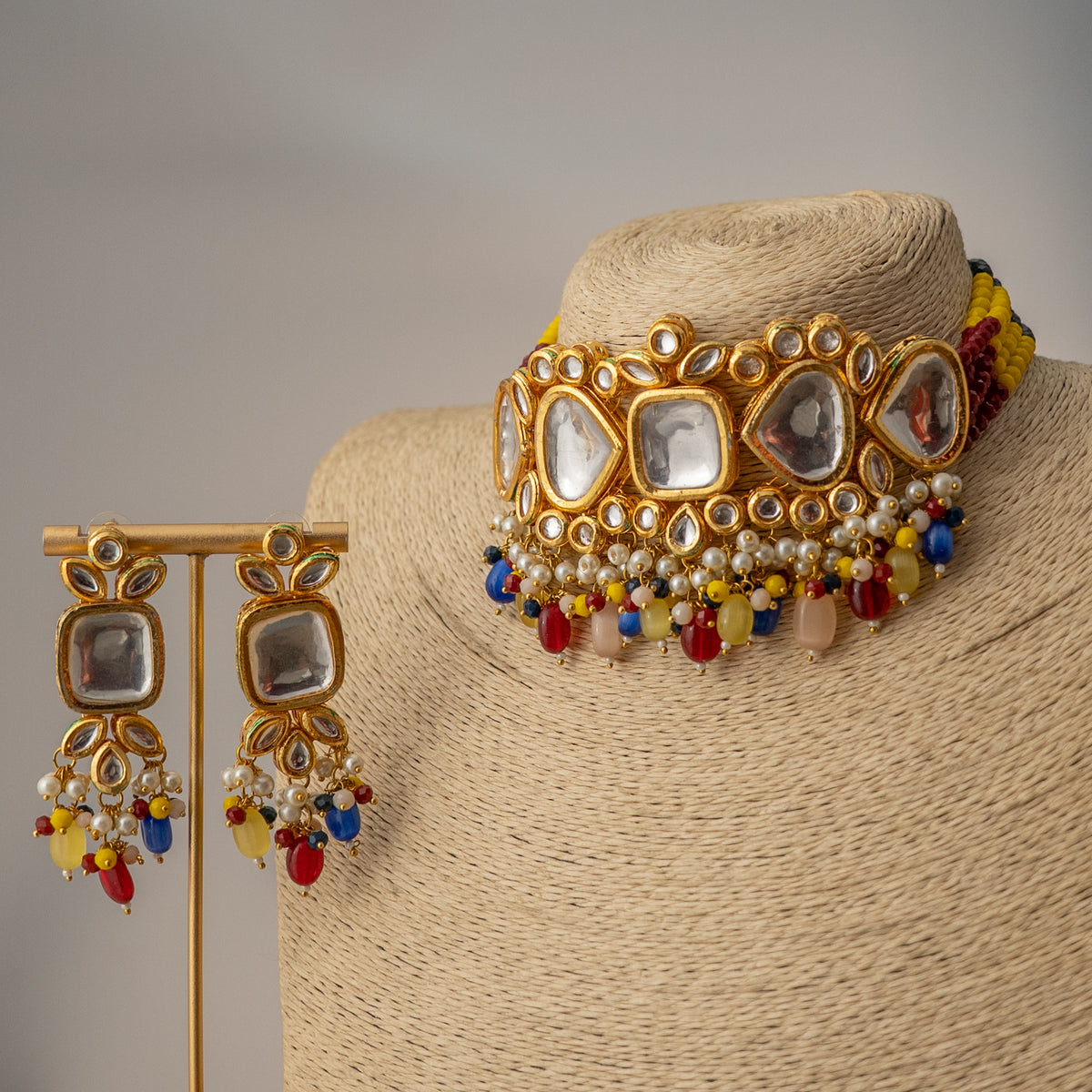 MOI FAUX KUNDAN AND BEADS HANDMADE GOLD TONED CHOKER WITH EARRINGS CH410