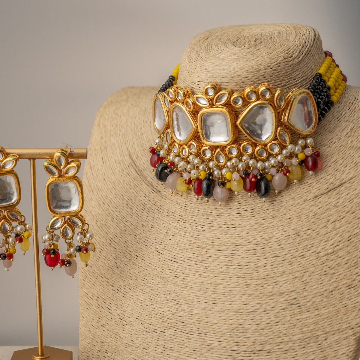 MOI FAUX KUNDAN AND BEADS HANDMADE GOLD TONED CHOKER WITH EARRINGS CH410