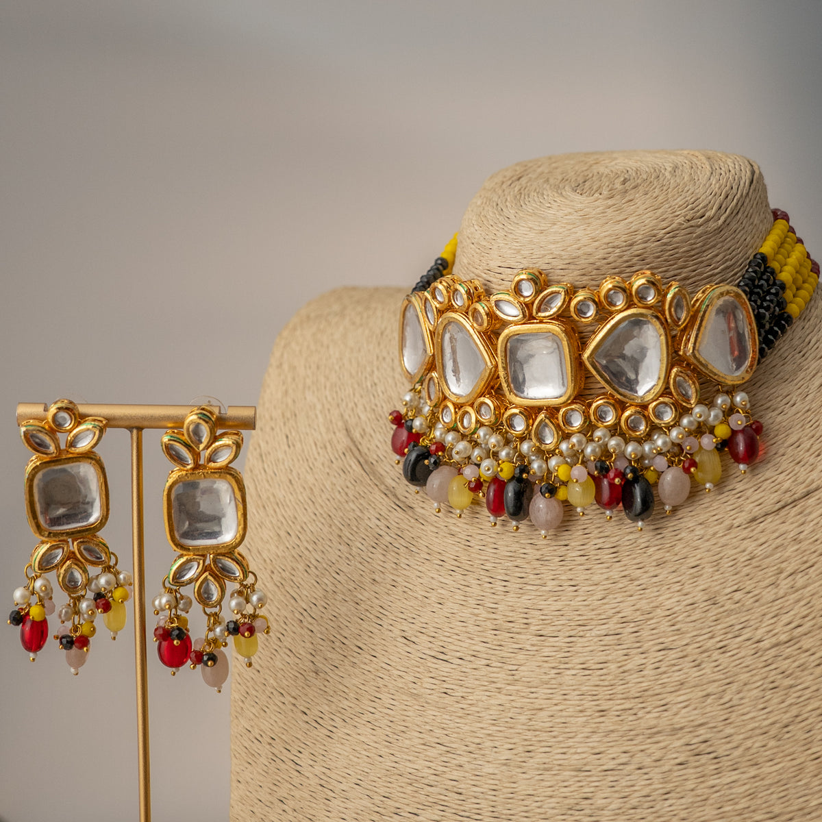 MOI FAUX KUNDAN AND BEADS HANDMADE GOLD TONED CHOKER WITH EARRINGS CH410
