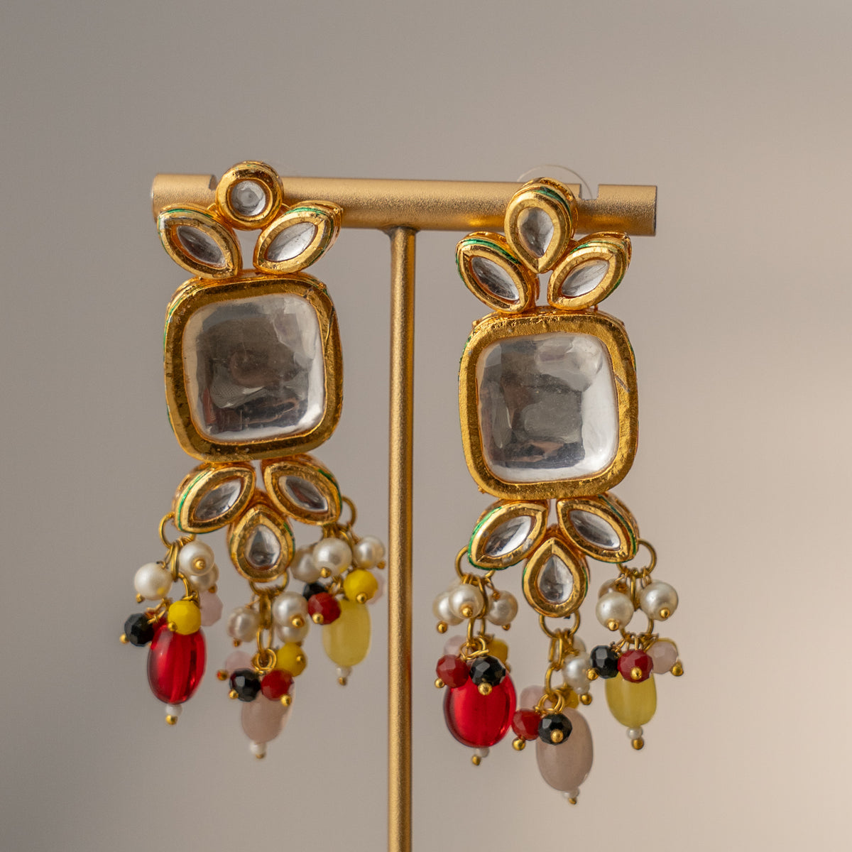 MOI FAUX KUNDAN AND BEADS HANDMADE GOLD TONED CHOKER WITH EARRINGS CH410