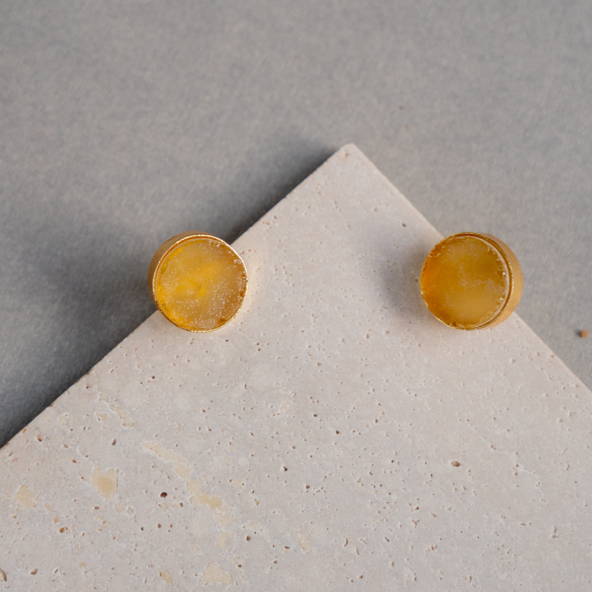 LAINEY GOLD TONED HANDMADE HAND HAMMERED NECKLACE AND lEARRINGS OF14